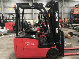 Xe nâng điện Nichiyu 1.5 tấn cũ | xe nâng Nhật Bãi | Giá siêu rẻ