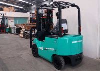 Nên chọn xe nâng điện 2 tấn hay chọn xe nâng 2 tấn động cơ đốt trong?