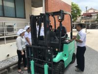 Hướng dẫn vận hành xe nâng điện ngồi lái Mitsubishi Nhật Bản